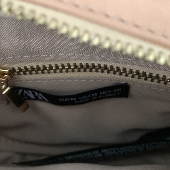 NWT Leather Limited Edition Oval Handbag - Picture 7 of 7